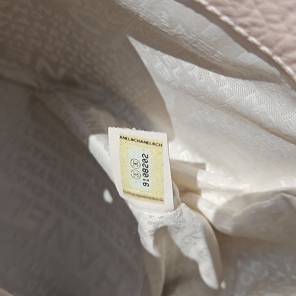 CHANEL Reissue Pink Caviar Leather Silver Turnlock Chain Crossbody Bag - Picture 9 of 10